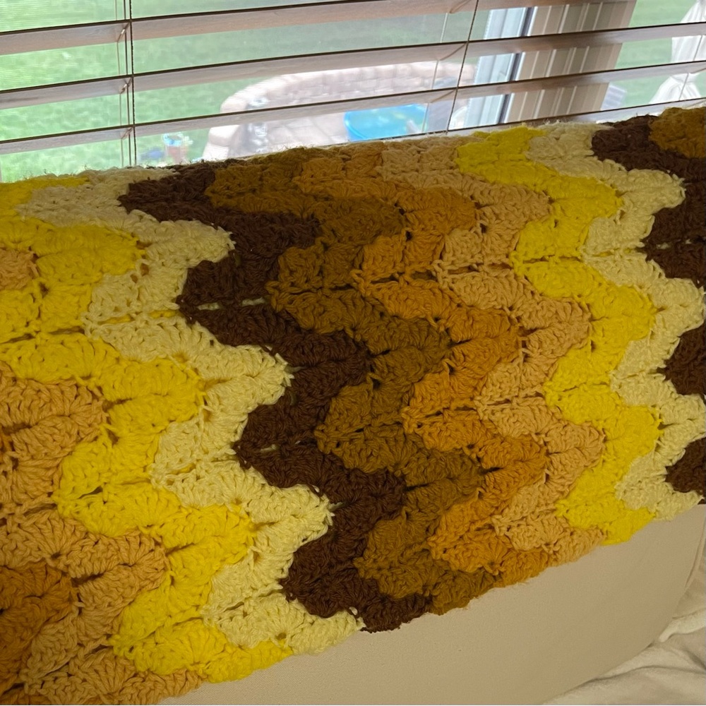Vintage Handmade Knitted Throw Blanket Chevron Golds Yellows Browns Grannycore